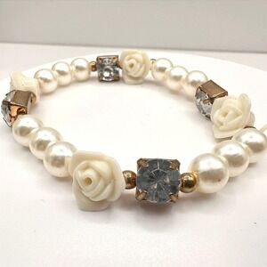 Vintage 90s Faux Pearl Carved Rose Stretch Bracelet Gold‎ Tone Rhinestone Cream